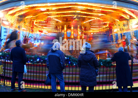 Merry Go round Karussell in Leicester square zentrale London uk Dezember 2013 Stockfoto