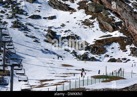 Menschen in Alto Campoo Skifahren ski Resort, Provinz Kantabrien, Spanien Stockfoto