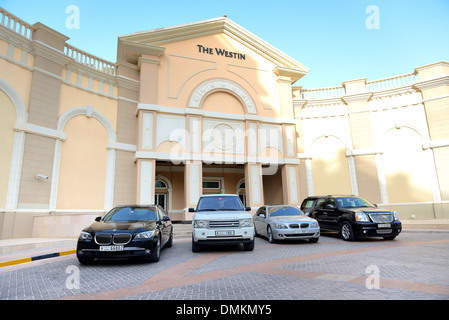 Das Westin Hotel und Limousinen, Dubai, Vereinigte Arabische Emirate Stockfoto