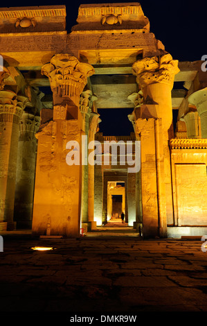 Doppel-Tempel von Sobek und Horus in Kom Ombo, Oberägypten Stockfoto