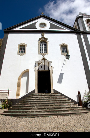 Igreja de Santiago / Kirche von Santiago in alten Mauern umgebene Stadt Obidos, Zentral-Portugal. Stockfoto