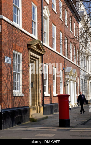 St John Street, einzige Überlebende georgischen Reihenhaus Straße im Zentrum von Manchester. Jetzt besetzt hauptsächlich von rechtlichen + medizinische Praktiken. Stockfoto