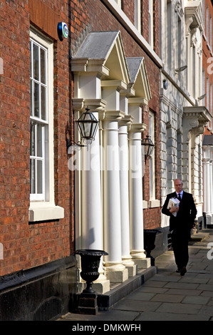 St John Street, einzige Überlebende georgischen Reihenhaus Straße im Zentrum von Manchester. Jetzt besetzt hauptsächlich von rechtlichen + medizinische Praktiken. Stockfoto