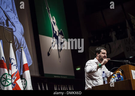 Turin, Italien. 15. Dezember 2013. Turin, 2013/12/15. "Lega Nord" Partei Bund Congress.IN das Bild: Matteo Salvini.Photo: Cesare Quinto/NurPhoto Credit: Cesare Quinto/NurPhoto/ZUMAPRESS.com/Alamy Live-Nachrichten Stockfoto