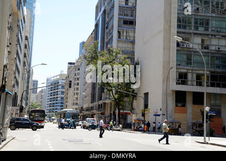 Eine der großen Hauptstraßen ist AV Graça Aranha, Centro in Rio De Janeiro, Brasilien Stockfoto