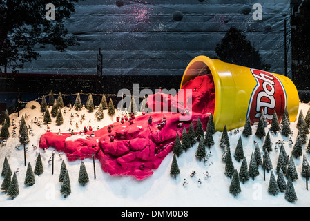 Weihnachten-Display Selfridges Flaggschiff speichern in London. Stockfoto