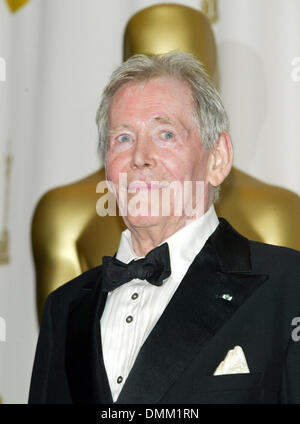 Datei-PICS: Peter O'Toole (2. August 1932 - 14. Dezember 2013) war ein irischer, britischer Schauspieler, besuchte die Royal Academy of Dramatic Art und Anerkennung als Shakespeare-Darsteller. Er debütierte im Jahr 1959, und erreicht Star spielt die Hauptrolle in Lawrence von Arabien (1962) für die er seine erste Oscar-Nominierung erhielt. Er erhielt sieben weitere Oscar-Nominierungen, und hält den Rekord für die meisten Oscar Nominierungen ohne Sieg handeln. Im Bild: 23. März 2003 - Hollywood, Kalifornien, USA Credit: ZUMA Press, Inc./Alamy Live News Stockfoto