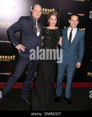 New York, New York, USA. 15. Dezember 2013. Schauspieler DAVID KOECHNER, CHRISTINA APPLEGATE und PAUL RUDD besuchen die New Yorker Premiere von "Anchorman 2: The Legend Continues im Beacon Theater statt. Bildnachweis: Nancy Kaszerman/ZUMAPRESS.com/Alamy Live-Nachrichten Stockfoto