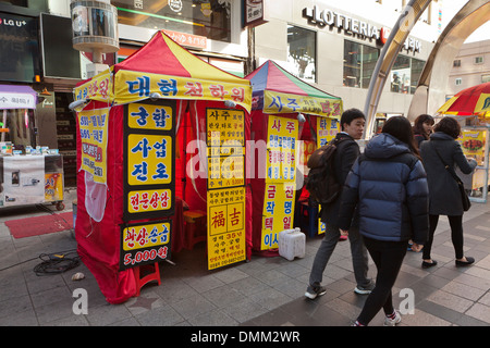 Straße Fortune Teller Zelte - Busan, Südkorea Stockfoto