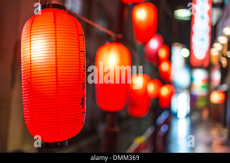 Laternen in Susukino Bezirk von Sapporo, Japan. Stockfoto