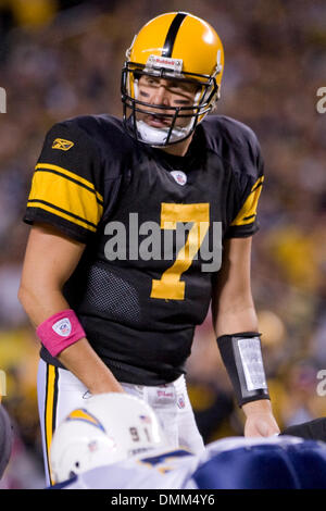 4. Oktober 2009: Pittsburgh Steelers-quarterback Ben Roethlisberger (7) während der NFL Football-Spiel zwischen den San Diego Chargers und Pittsburgh Steelers in Heinz Field in Pittsburgh, Pennsylvania.  Die Steelers gegen die Chargers 38-28. (Kredit-Bild: © Southcreek Global/ZUMApress.com) Stockfoto