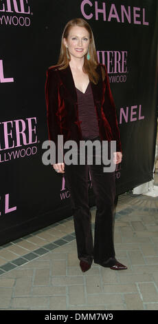 16. Oktober 2002 - Los Angeles, Kalifornien, USA - JULIANNE MOORE... 9. JÄHRLICHE PREMIERE "FRAUEN IN HOLLYWOOD' MITTAGESSEN. DAS FOUR SEASONS HOTEL, LOS ANGELES, KALIFORNIEN. 16. OKTOBER 2002. NINA PROMMER / 2002 K26764P (Kredit-Bild: © Globe Photos/ZUMAPRESS.com) Stockfoto