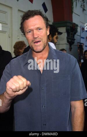 21. August 2002 - Los Angeles, Kalifornien, USA - MICHAEL ROOKER... UNBESTRITTEN - PREMIERE. MANN FESTIVAL THEATER, WESTWOOD, KALIFORNIEN. 21. AUGUST 2002. NINA PROMMER / 2002 K25862NP (Kredit-Bild: © Globe Photos/ZUMAPRESS.com) Stockfoto