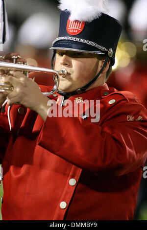 17. Oktober 2009: Ole Miss Band während während der Halbzeit Unterhaltung während des Spiels zwischen den UAB Blazers und der Ole Miss Rebellen Vaught Hemingway-Stadion in Oxford, MS gespielt wird.  Der Ole Miss Rebellen besiegt die UAB Blazers 48-13. . Obligatorische Credit: Fichte Derden / Southcreek Global (Kredit-Bild: © Southcreek Global/ZUMApress.com) Stockfoto