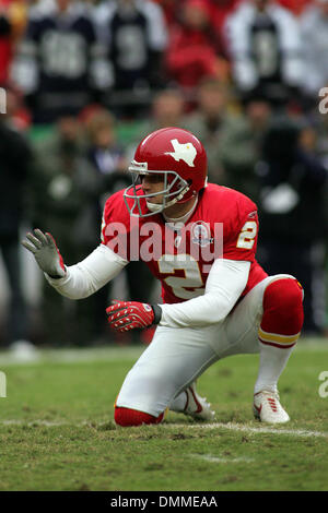 11. Oktober 2009: Kansas City Chiefs Punter Dustin Colquitt (2) auf die Snap während der Cowboy wartet ist 26-20 Sieg über die Chiefs am Arrowhead Stadium. (Kredit-Bild: © Southcreek Global/ZUMApress.com) Stockfoto