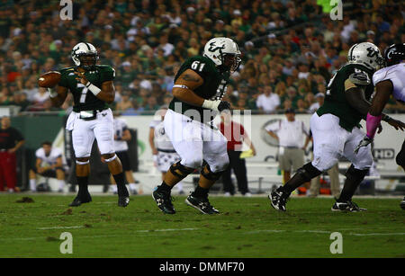 15. Oktober 2009: South Florida Quarterback BJ Daniels #7 stellt für einen Pass in der ersten Hälfte von der South Florida gegen Cincinnati College-Football-Spiel statt im Raymond James Stadium in Tampa, FL. (Credit-Bild: © Southcreek Global/ZUMApress.com) Stockfoto