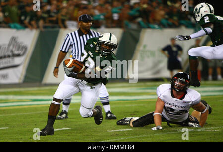 15. Oktober 2009: South Florida Wide Receiver Faron Hornes #23 läuft der Ball in der ersten Hälfte der South Florida gegen Cincinnati College-Football-Spiel statt im Raymond James Stadium in Tampa, FL. (Credit-Bild: © Southcreek Global/ZUMApress.com) Stockfoto