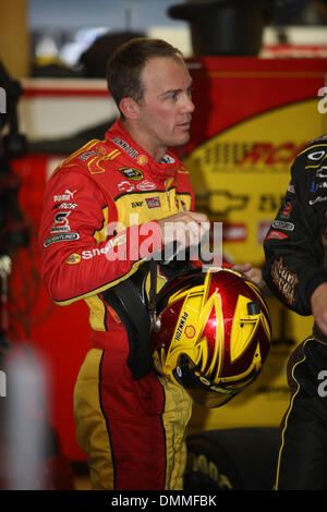 16. Oktober 2009 - Charlotte, North Carolina, USA - KEVIN HARVICK und seine Crew bereiten auf dem Dollar General 300 Nationwide Series-Event laufen auf dem Motor Speedway Lowes (Credit-Bild: © Jim Dedmon/ZUMA drücken) Stockfoto