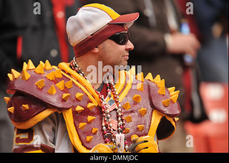 18. Oktober 2009: Kansas City Chiefs in Washington Redskins... FedExField Stadion vor NFL-Spiel zwischen den Kansas City Chiefs und den Washington Redskins. Skins-Fan vor dem Spiel. (Kredit-Bild: © Southcreek Global/ZUMApress.com) Stockfoto