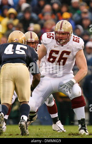 24. Oktober 2009: Boston College offensiv anzugehen Rich Lapham (66) während der Spielaktion.  Boston College der Atlantic Coast Conference, an Notre Dame, unabhängig, Notre Dame Stadium in South Bend, Indiana.  Notre Dame gewann das Spiel mit 20-16..Mandatory Credit: Scott W. Grau / Southcreek Global (Credit-Bild: © Southcreek Global/ZUMApress.com) Stockfoto