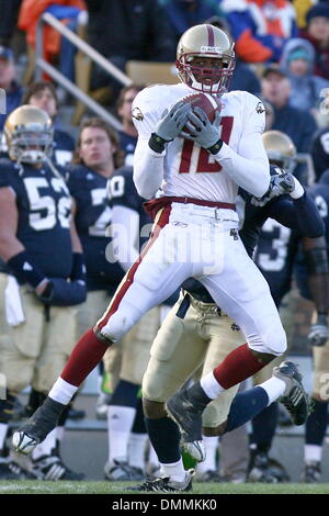 24. Oktober 2009: Boston College Wide Receiver Colin Larmond, Jr. (10) während der Spielaktion.  Boston College der Atlantic Coast Conference, an Notre Dame, unabhängig, Notre Dame Stadium in South Bend, Indiana.  Notre Dame gewann das Spiel mit 20-16..Mandatory Credit: Scott W. Grau / Southcreek Global (Credit-Bild: © Southcreek Global/ZUMApress.com) Stockfoto