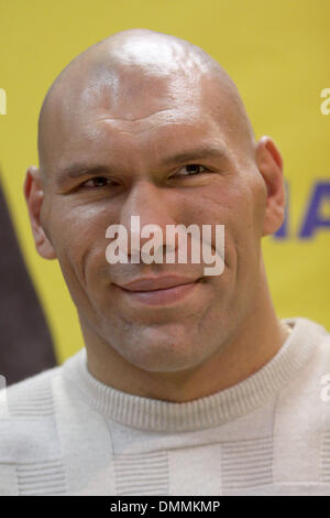 19. August 2009 - St.-Petersburg, Russland - britischen Boxer DAVID HAYE ist eine Herausforderung für NIKOLAI VALUEV für den WBA Heavyweight Titel Bild: russische Schwergewichts-Boxer Nikolai Valuev (Credit-Bild: © PhotoXpress/ZUMA Press) Stockfoto