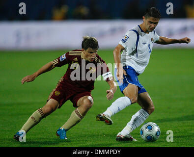 14. Oktober 2009 russischen Fußball - Baku, Aserbaidschan - forward ANDREI ARSHAVIN, der derzeit für Arsenal von der englischen Premier League spielt. Bild: Andrei Arshavin (L) spielen für Russland National team Vs Nationalmannschaft Aserbaidschan in Baku.  (Kredit-Bild: © PhotoXpress/ZUMA Press) Stockfoto