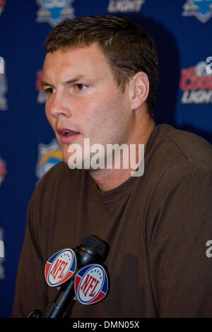 1. November 2009 - San Diego, Kalifornien, USA - die San Diego Chargers machte es 13 Siegen in Folge mit einem 24-16-Sieg gegen die Oakland Raiders. Quarterback PHILLIP RIVERS Antworten post Fragen zum Spiele.  (Kredit-Bild: © Daniel Knighton/ZUMA Press) Stockfoto