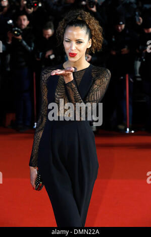Cannes, Frankreich. 18. Dezember 2013. Noemie Lenoir kommt für die NRJ Music Awards in Cannes. Bildnachweis: Dpa picture Alliance/Alamy Live News Stockfoto