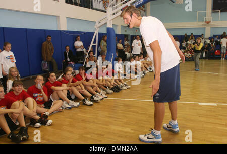 Sep 03, 2009 - St. Petersburg, Russland - Utah Jazz forward ANDREI KIRILENKO, Meisterklasse für russische Kinder in St. Petersburg. (Kredit-Bild: © PhotoXpress/ZUMA Press) Stockfoto