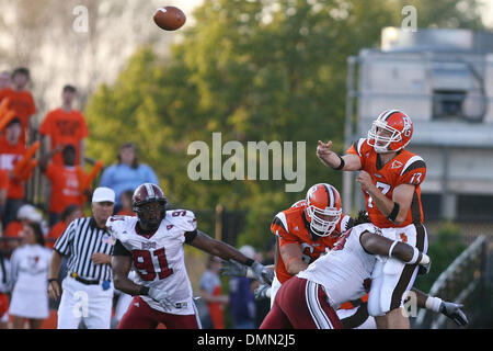3. September 2009: Bowling Green State University quarterback Tyler Sheehan während der Spielaktion.  Troy University, der Sun Belt-Konferenz, an der Bowling Green State University, der Mid-American Conference, in das Eröffnungsspiel der Saison 2009 für beide Teams im Doyt Perry Stadium in Bowling Green, Ohio.  Bowling Green State University besiegt Troy University 31-14. (Kredit Ima Stockfoto