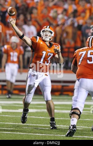 3. September 2009: Bowling Green State University quarterback Tyler Sheehan während der Spielaktion.  Troy University, der Sun Belt-Konferenz, an der Bowling Green State University, der Mid-American Conference, in das Eröffnungsspiel der Saison 2009 für beide Teams im Doyt Perry Stadium in Bowling Green, Ohio.  Bowling Green State University besiegt Troy University 31-14. (Kredit Ima Stockfoto