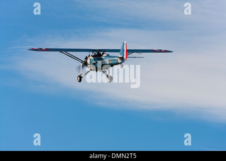 Morane Saulnier MS317 HY22 317 G-MOSA im Flug am Breighton Flugplatz Stockfoto