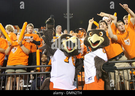 3. September 2009: Bowling Green State University Fans jubeln während der Spielaktion.  Troy University, der Sun Belt-Konferenz, an der Bowling Green State University, der Mid-American Conference, in das Eröffnungsspiel der Saison 2009 für beide Teams im Doyt Perry Stadium in Bowling Green, Ohio.  Bowling Green State University besiegt Troy University 31-14. (Kredit-Bild: © Southcr Stockfoto