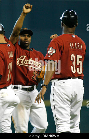 6. September 2009: Astros Zentrum-Feldspieler Michael Bourn feiert den dritten Sieg in Folge Astros über die Phillies im Minute Maid Park in Houston Texas. (Kredit-Bild: © Southcreek Global/ZUMApress.com) Stockfoto