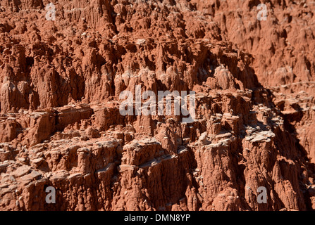 Rote Erde und Berge in den Palo Duro Canyon State Park in der Nähe von Amarillo in Texas Panhandle Stockfoto