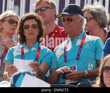 Königin Silvia von Schweden und König Carl Gustav von Schweden Pflichtveranstaltung Pferdesport Dressur im Greenwich Park in London 2012 Stockfoto