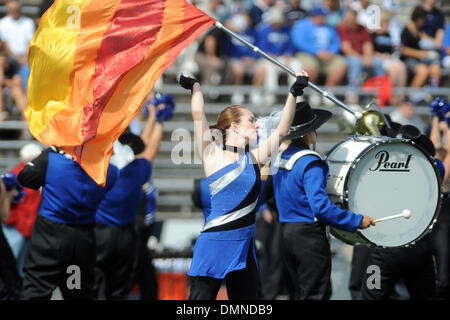 12. September 2009: University of Buffalo Color Guard führt mit der Blaskapelle vor den Bullen nach Hause Auftaktspiel gegen die Pittsburgh Panthers im UB-Stadion in Buffalo NY. (Kredit-Bild: © Southcreek Global/ZUMApress.com) Stockfoto