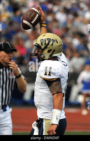 12. September 2009: Pittsburgh Panther Quarterback Bill Stull wirft den Ball wie er eine zweite Quartal Note nach unten am Samstag den Sieg über die University of Buffalo Bulls im UB-Stadion in Buffalo NY punktet. (Kredit-Bild: © Southcreek Global/ZUMApress.com) Stockfoto