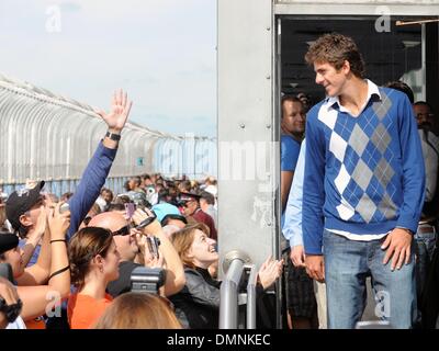 Sep 15, 2009 - Manhattan, New York, USA - U.S. Open-Champion JUAN MARTIN DEL POTRO tourt das Empire State Building.  (Kredit-Bild: © Bryan Smith/ZUMA Press) Einschränkungen: * New York City Zeitungen Rechte heraus * Stockfoto