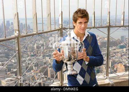 Sep 15, 2009 - Manhattan, New York, USA - U.S. Open-Champion JUAN MARTIN DEL POTRO tourt das Empire State Building.  (Kredit-Bild: © Bryan Smith/ZUMA Press) Einschränkungen: * New York City Zeitungen Rechte heraus * Stockfoto