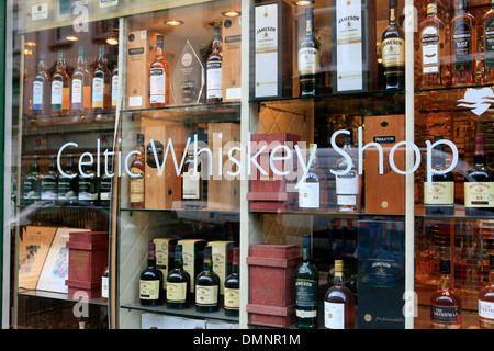 Die Celtic Whiskey Schaufenster in Dublin Stockfoto