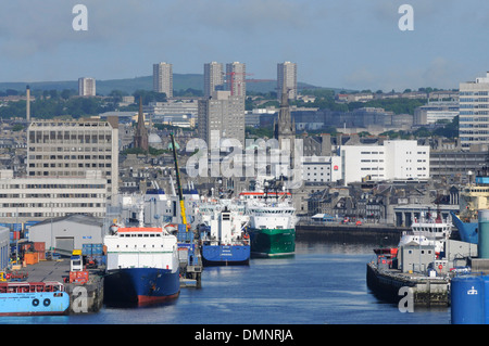 Aberdeen Granit Stadt Nordsee Öl Industrie Boote Stockfoto