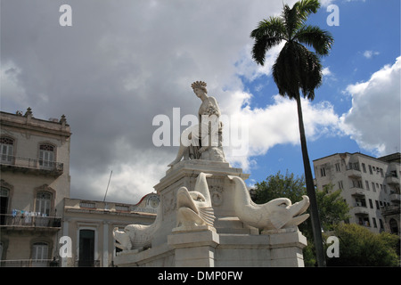 Fuente De La India Brunnen (auch bekannt als La Noble Habana), Alt-Havanna (La Habana Vieja), Kuba, Karibik, Mittelamerika Stockfoto