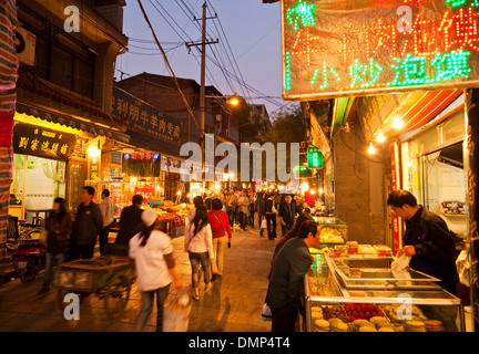 Traditionelles Essen Ständen und Geschäften, Xian, Shaanxi Provinz, VR China, Volksrepublik China, Asien Stockfoto