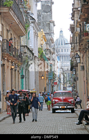 1951-1952 Dodge Coronet, Calle Brasil (Teniente Rey), Alt-Havanna (La Habana Vieja), Kuba, Karibik, Mittelamerika Stockfoto