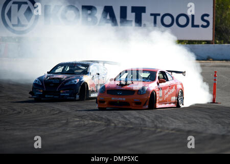 21. August 2009 - Sonoma, Kalifornien, USA - 21. August 2009: Reb Bull/RMR Fahrer Rhys Millen von San Juan Capistrano, CA in der #6 Hyundai Genesis und BF Goodrich/Eneos Öl/Tomei Fahrer Ron Ewerth junge Harris, GA in der #27 Infiniti G35 auf dem Formula Drift-Event '' gesperrt und geladen '', Infineon Raceway, Sonoma, CA Â © Matt Cohen / Southcreek Global 2009 (Credit Bild : © Matt Cohen / Stockfoto