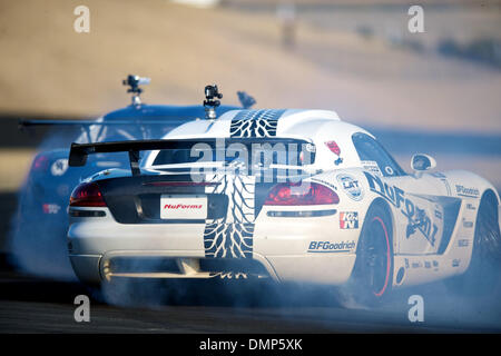 21. August 2009 - Sonoma, Kalifornien, USA - 21. August 2009: Nuformz/Mopar Fahrer Samuel Hubinette von Newport Coast, CA in #77 Dodge Challenger auf dem Formula Drift-Event '' gesperrt und geladen '', Infineon Raceway, Sonoma, CA Â © Matt Cohen / Southcreek Global 2009 (Credit-Bild: © Matt Cohen/Southcreek Global/ZUMApress.com) Stockfoto