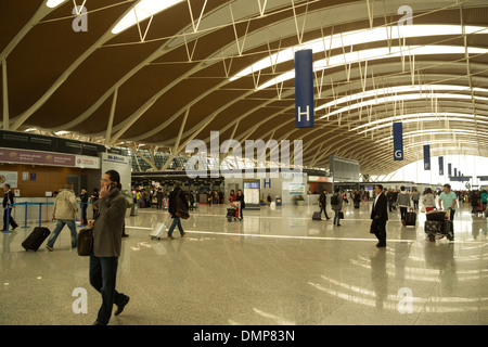 Innere des Flughafen Pudong in Shanghai China Stockfoto