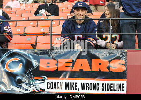 12. November 2009 - San Francisco, Kalifornien, USA - 12 Novemberber 2009: Bären-Fans eine Nachricht an 49ers Haupttrainer und ehemalige trägt Spieler Mike Singletary vor der NFL Football-Spiel zwischen den Chicago Bears und den San Francisco 49ers im Candlestick Park in San Francisco, Kalifornien. (Kredit-Bild: © Matt Cohen/Southcreek Global/ZUMApress.com) Stockfoto
